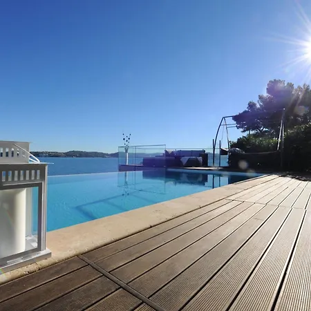 In Mit Beheiztem Pool By Interhome Casa vacanze *