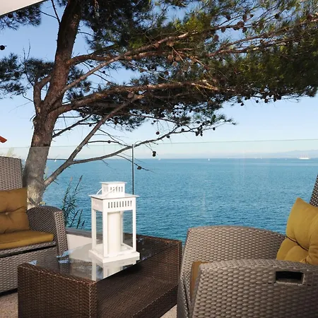In Mit Beheiztem Pool By Interhome Casa vacanze Savudrija