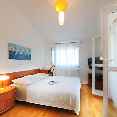 Nyaraló In Mit Beheiztem Pool By Interhome Savudrija